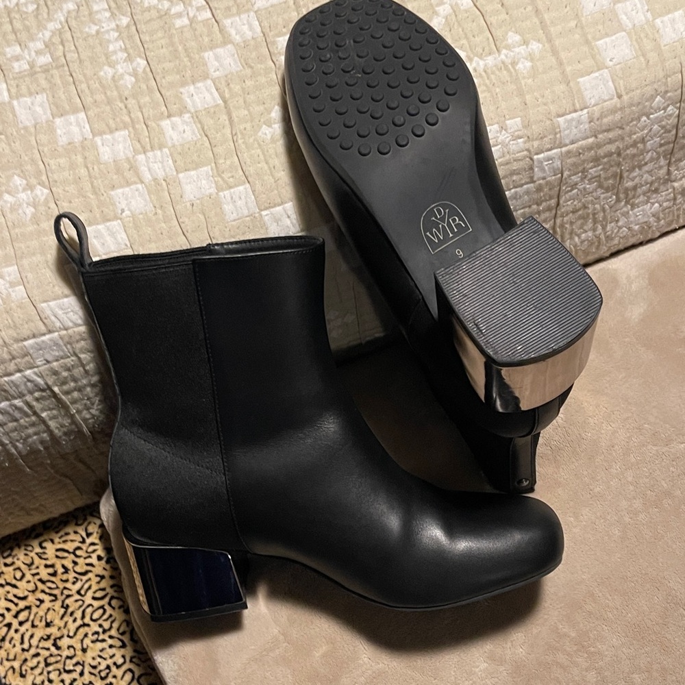 WRDY Black Ankle Boots with Silver Heel
